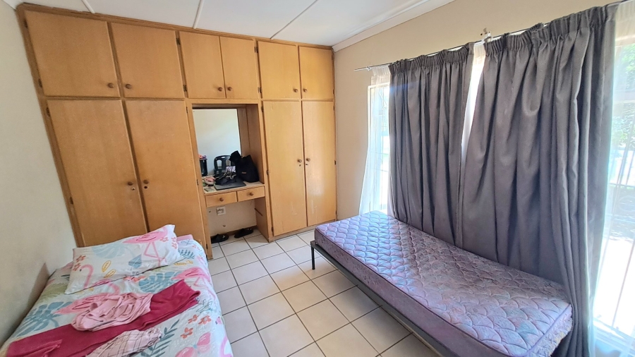 8 Bedroom Property for Sale in Brandwag Free State